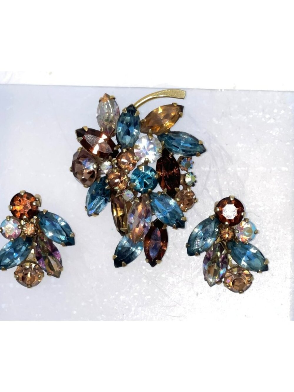 VTG Weiss Leaf Tornasol Rhinestones Brooch & Earrings Clip-on Demi-parure Signed